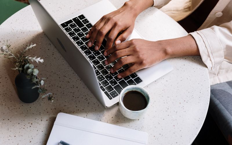 Featured image for “Common Business Blogging Mistakes (and How to Avoid Them)”: Business Blogging